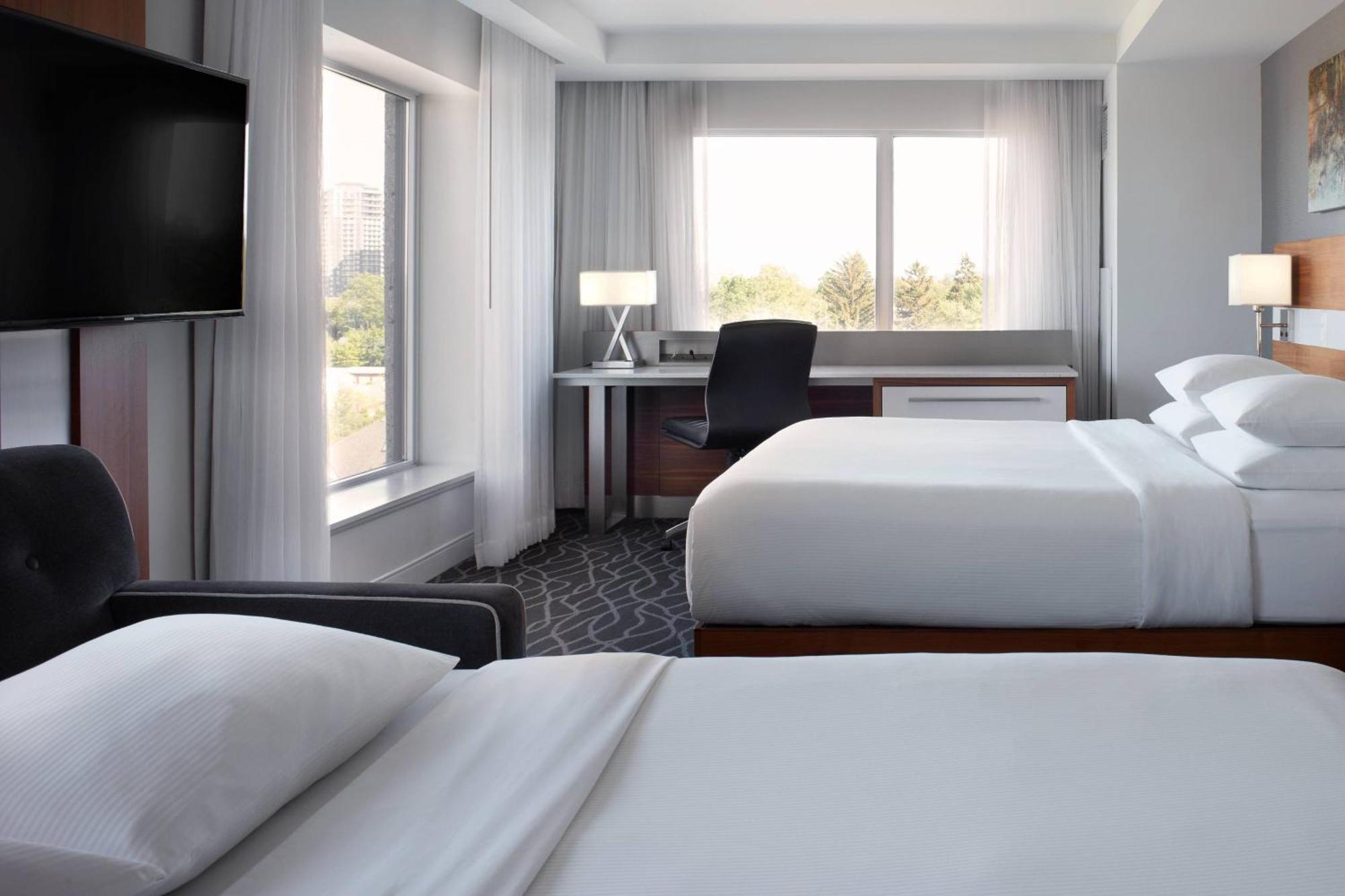 Delta Hotels by Marriott Waterloo Exteriör bild
