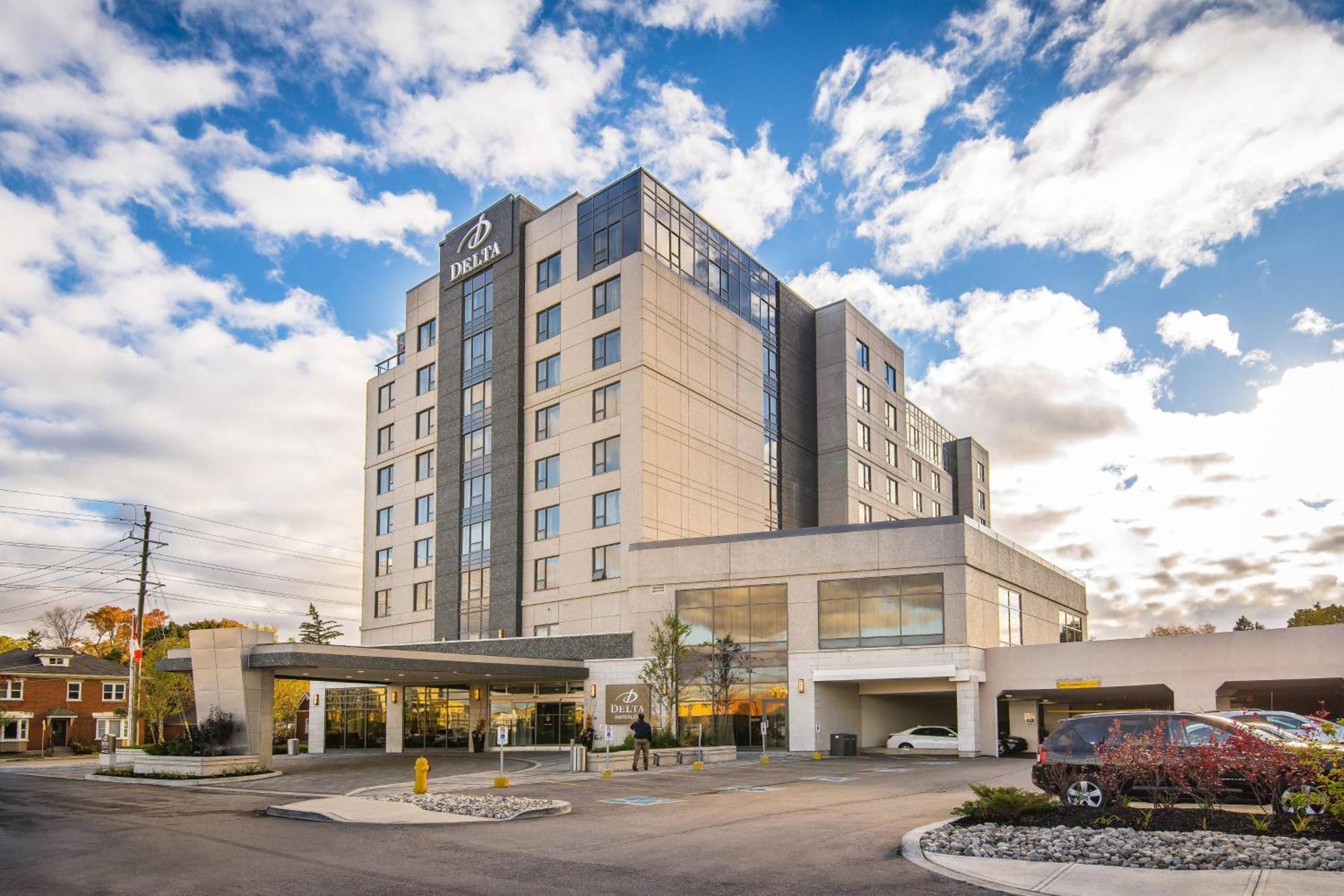 Delta Hotels by Marriott Waterloo Exteriör bild