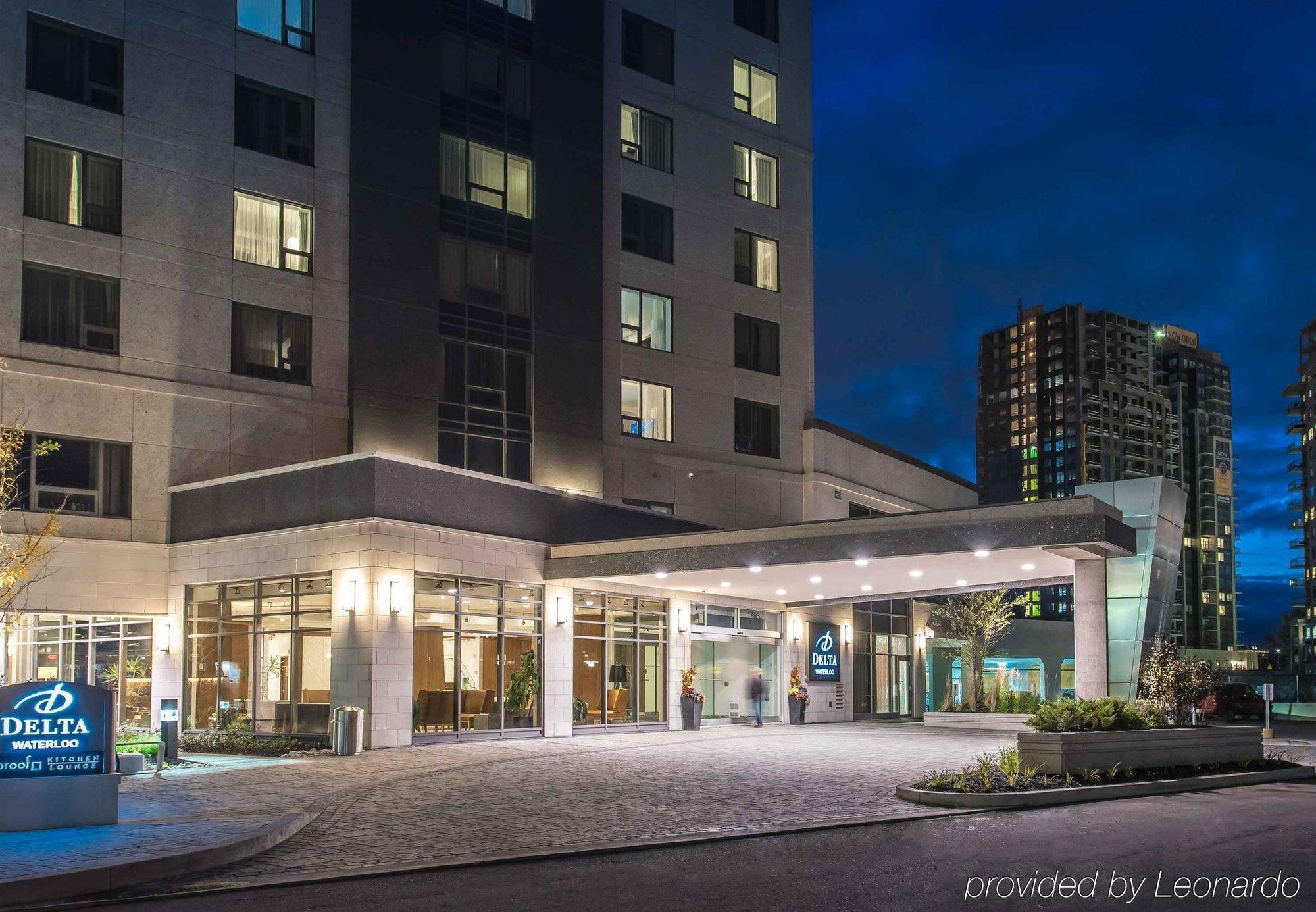 Delta Hotels by Marriott Waterloo Exteriör bild