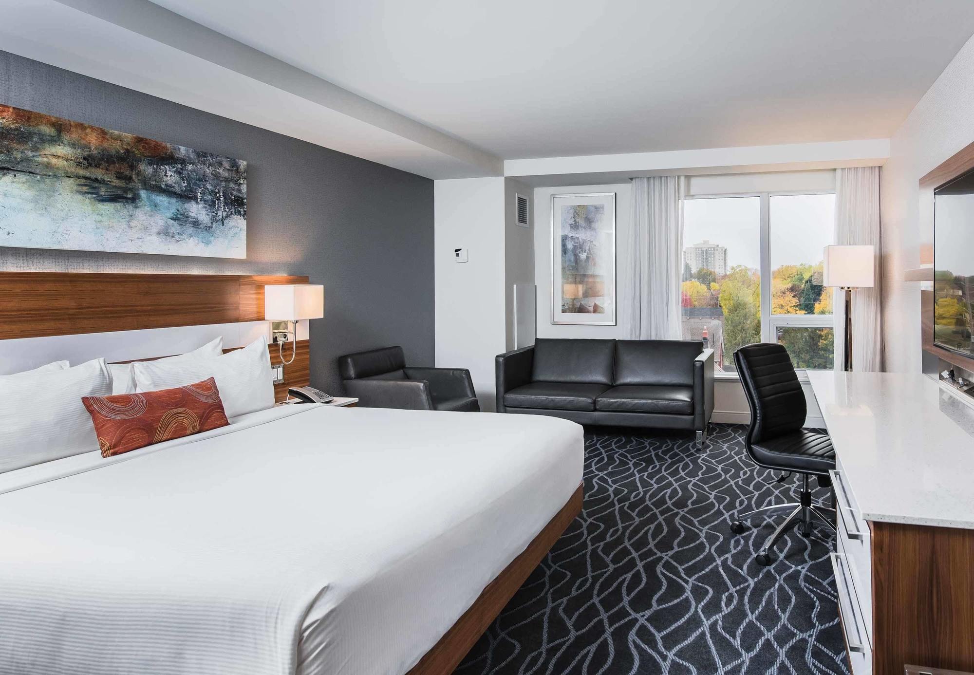 Delta Hotels by Marriott Waterloo Exteriör bild