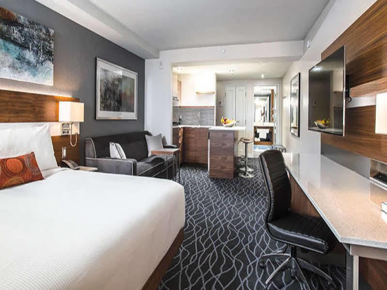 Delta Hotels by Marriott Waterloo Exteriör bild